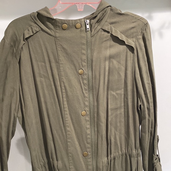 Olive green button/zip blouse - Picture 3 of 8